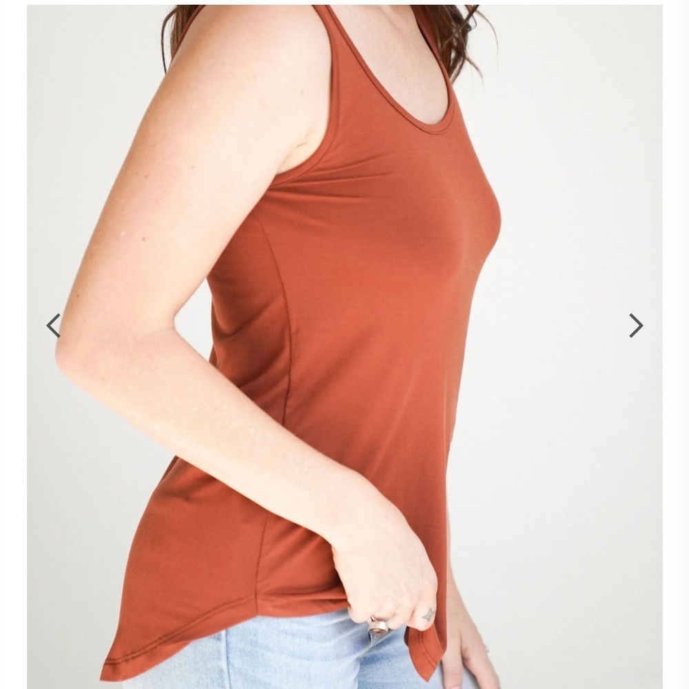 Carly Jean Los Angeles CJ’s Favorite Tank Sleeveless I. hazelnut size M